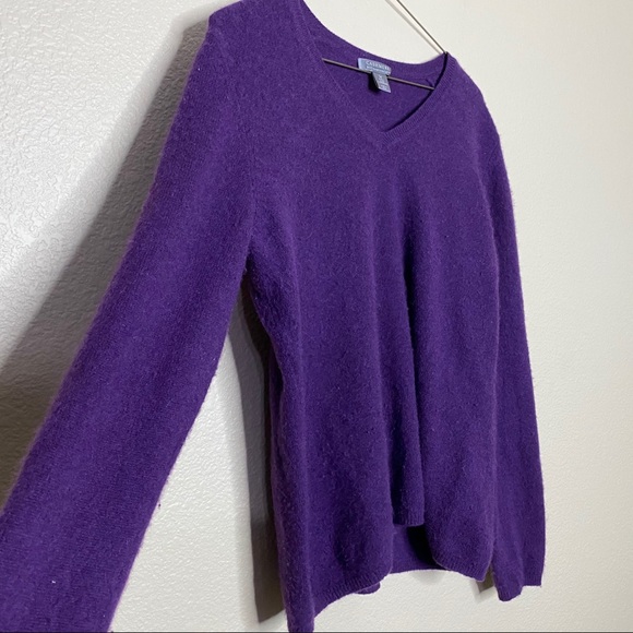 Charter Club V-Neck Cashmere Sweater Size Medium - Picture 4 of 4